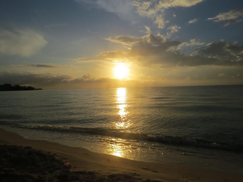 The Retreat @ A Piece Of Paradise Bed & Breakfast Montego Bay Exterior photo