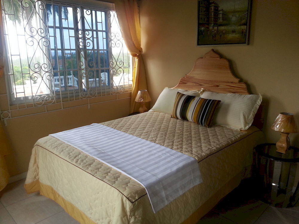 The Retreat @ A Piece Of Paradise Bed & Breakfast Montego Bay Exterior photo